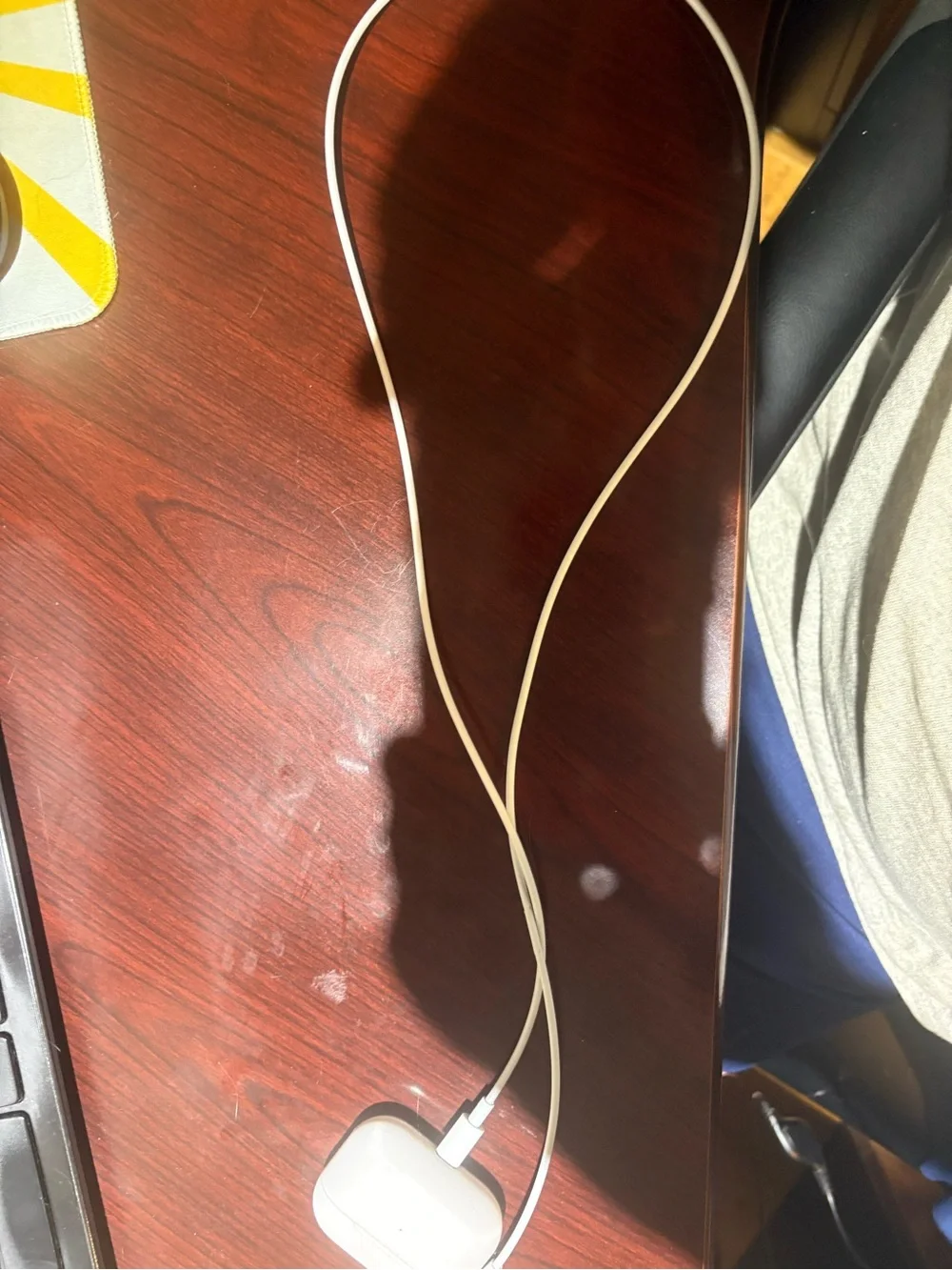 Like Apple White Wireless Earbuds with Charging Case